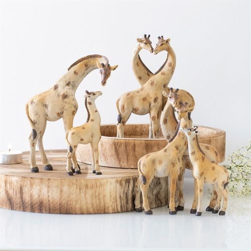 Spotted Giraffe Family – A Heartfelt Home Ornament